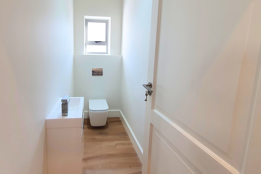 4 Bedroom Property for Sale in Vierlanden Western Cape